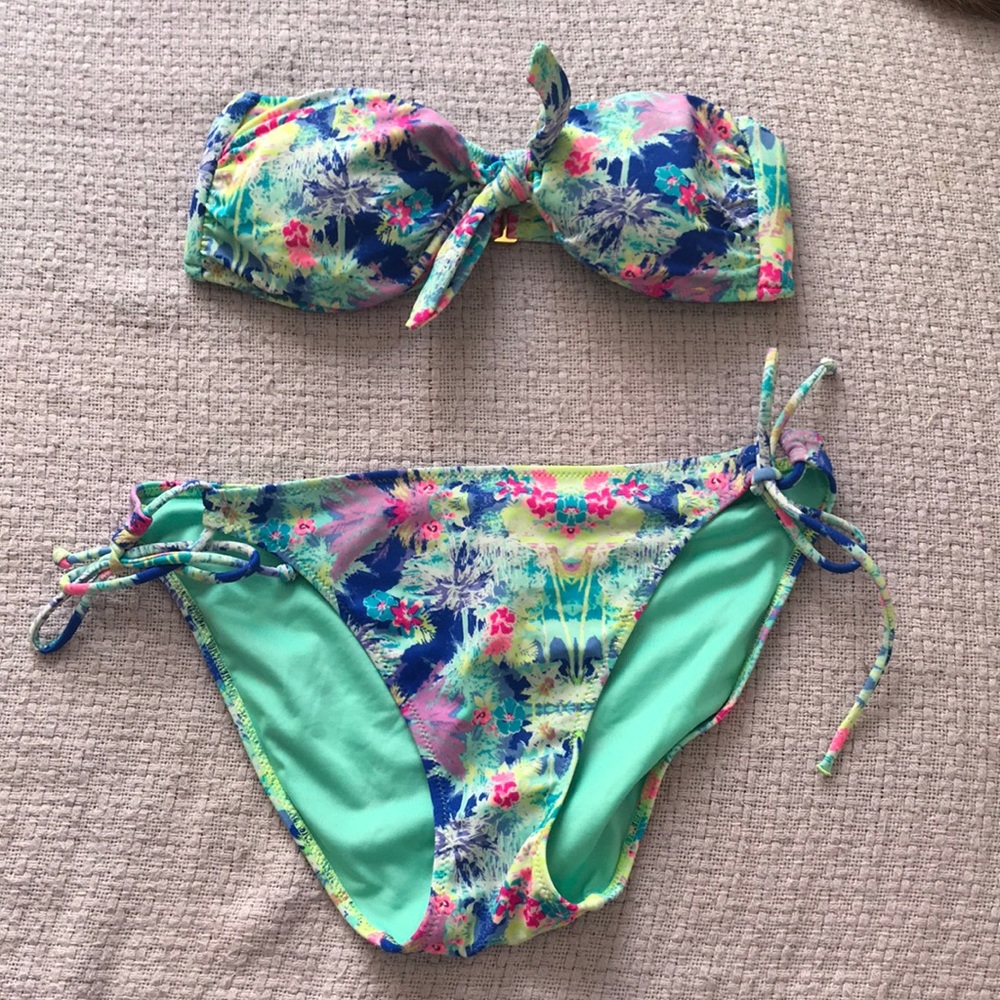 Victoria Secret bikini